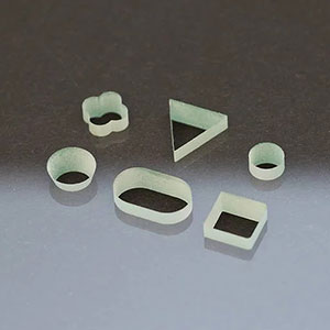 laser-drilling-holes-on-glass